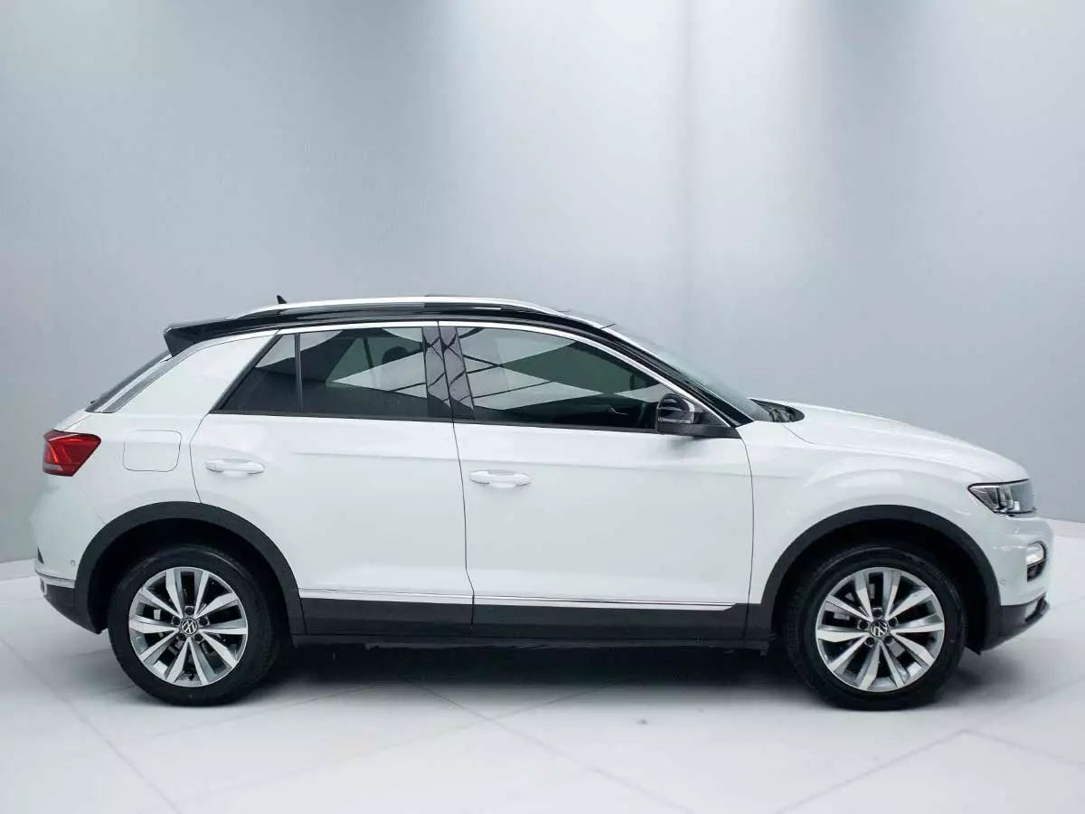 Vehicle Image for 4/17for Volkswagen T-Roc 2.0TSI 140kW 4Motion Design